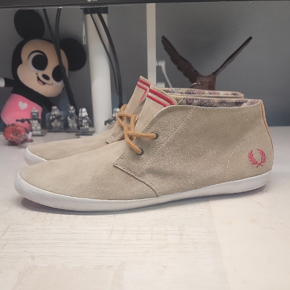 Fred Perry Beige Chukka Boots with Red Accents
